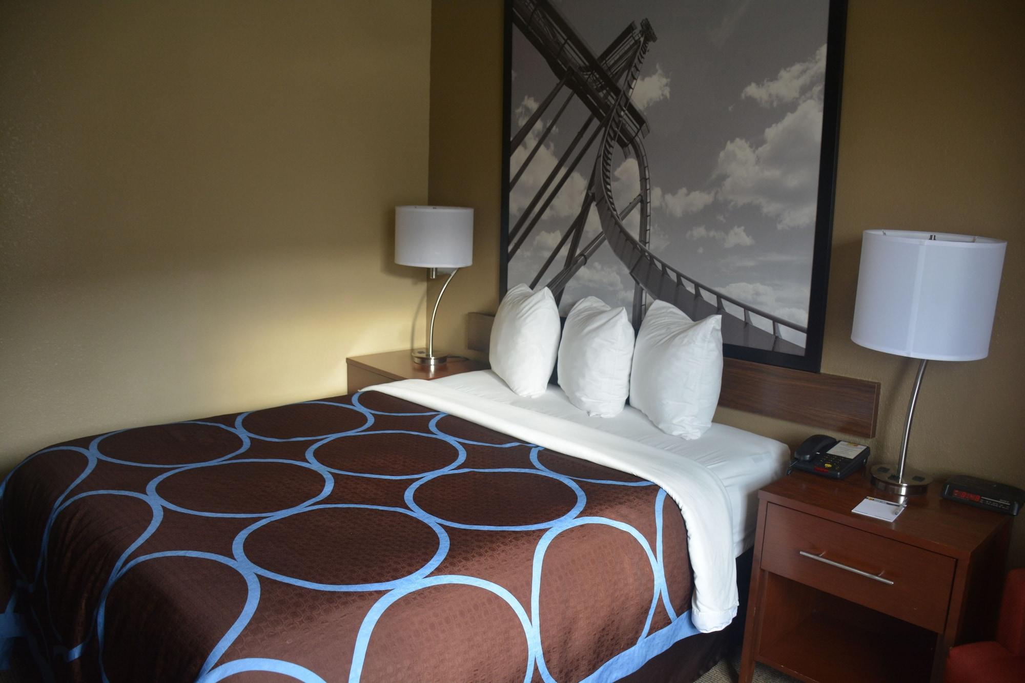 Super 8 By Wyndham Altoona Hotel Bagian luar foto