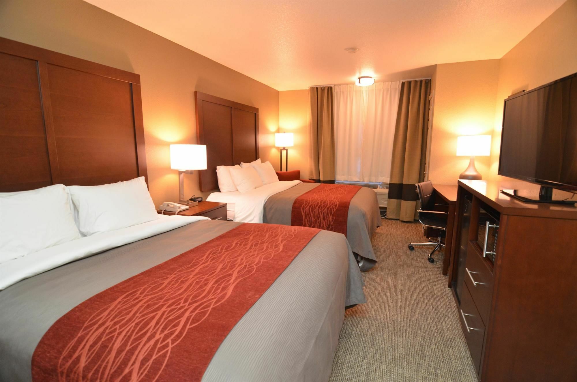 Super 8 By Wyndham Altoona Hotel Bagian luar foto