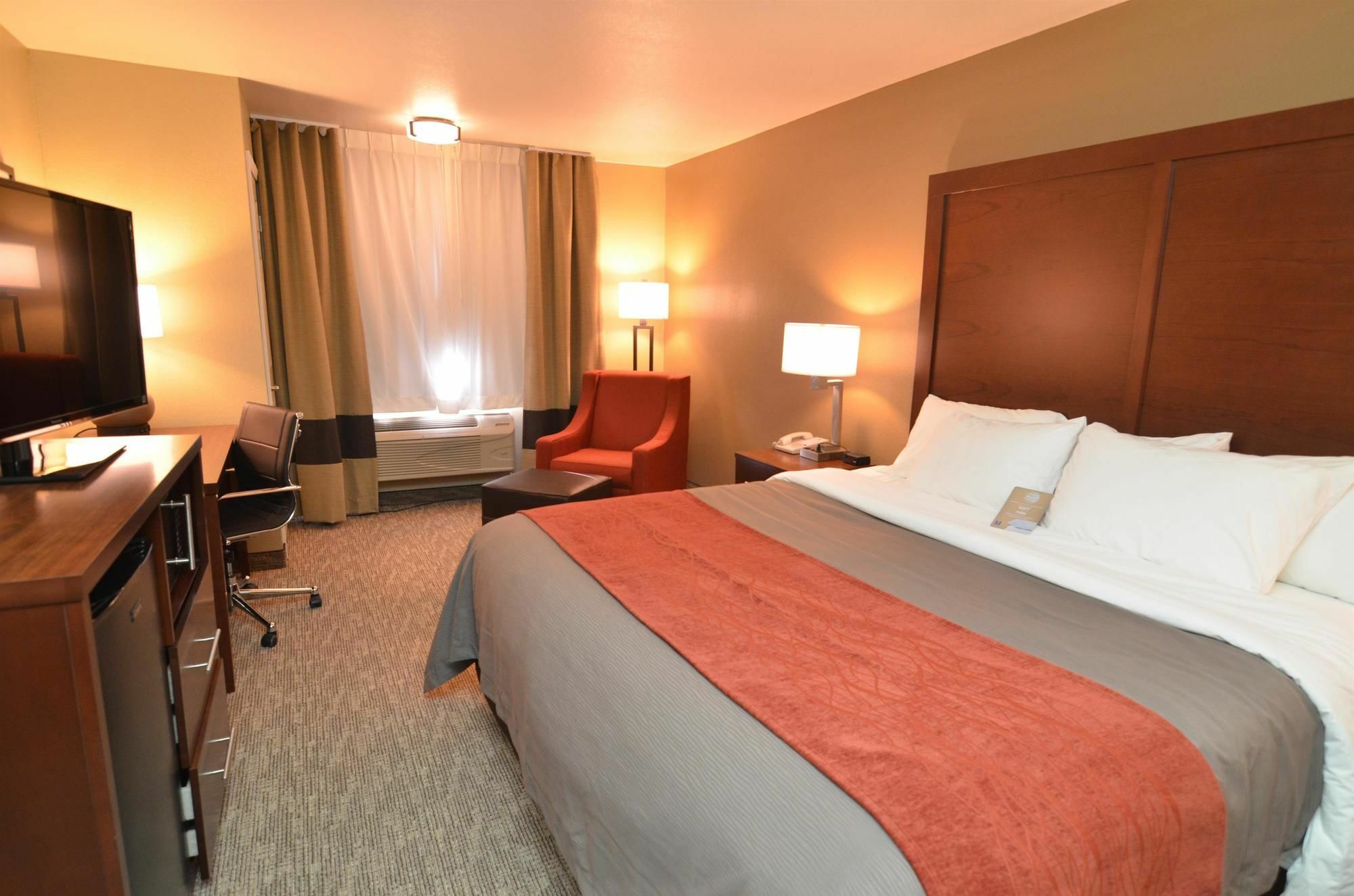 Super 8 By Wyndham Altoona Hotel Bagian luar foto