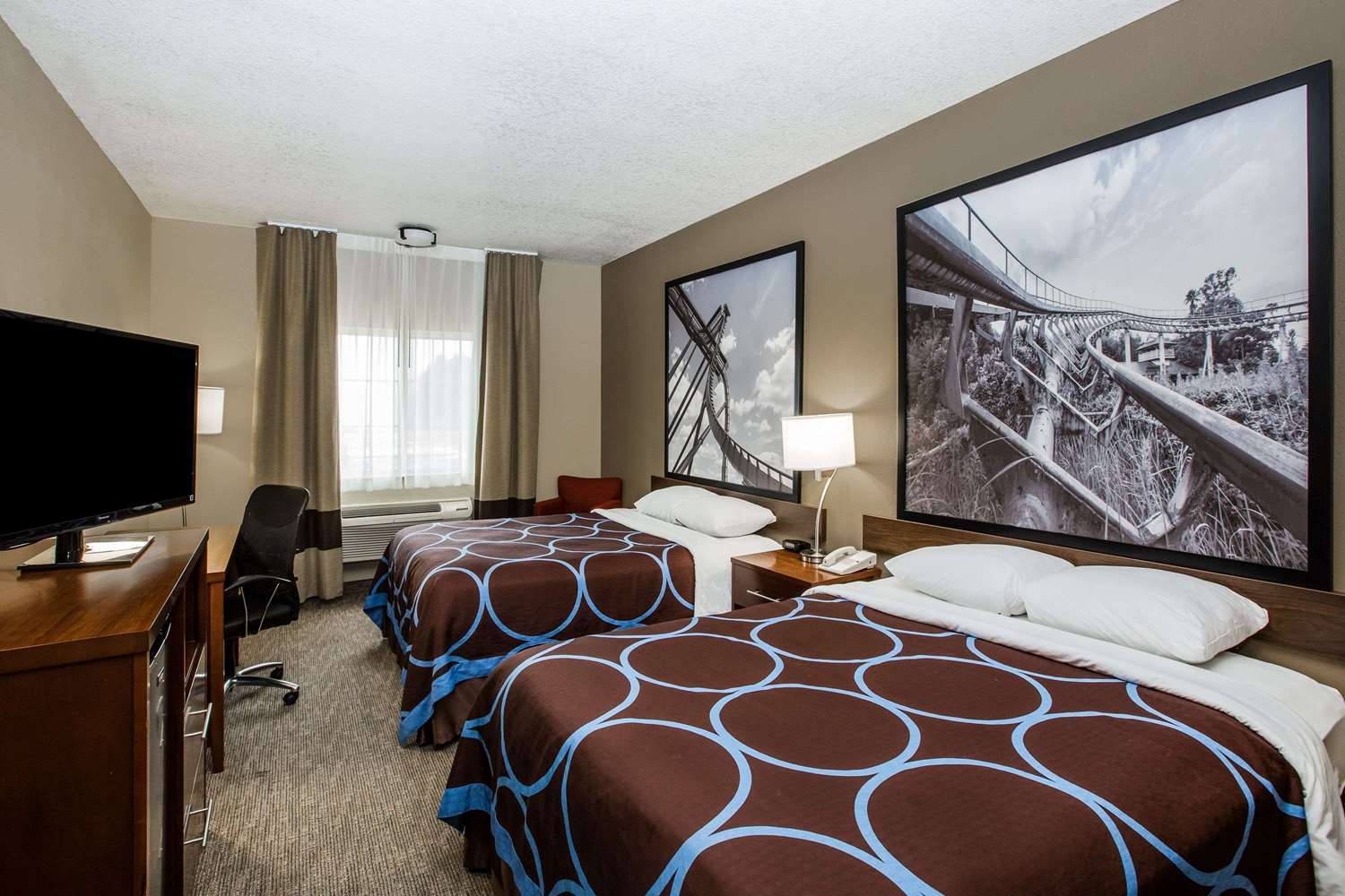 Super 8 By Wyndham Altoona Hotel Bagian luar foto